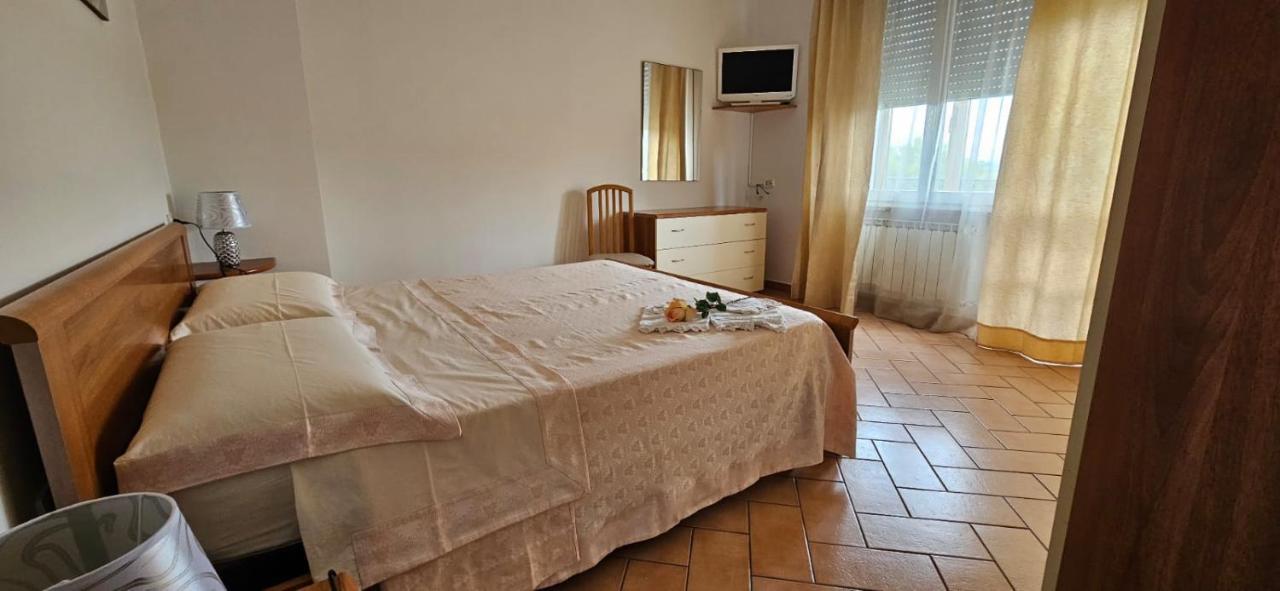 Delizioso Appartamento Collinare Limigiano Exterior foto